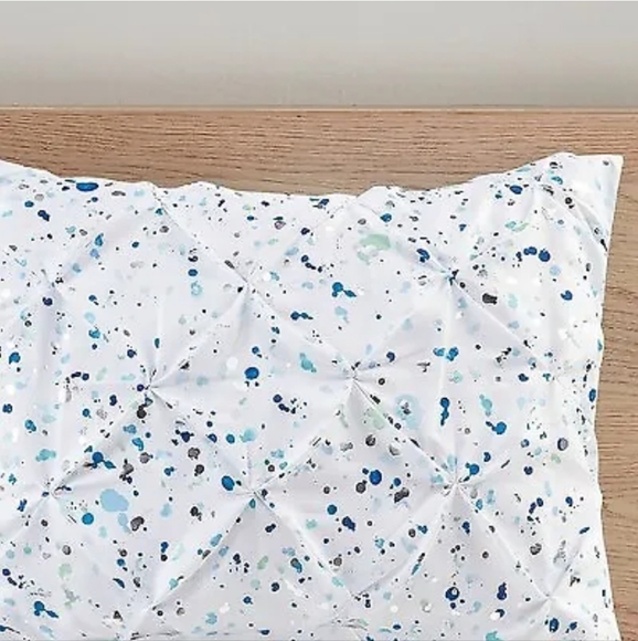 New Nicole Full/Queen Metallic Print Pintucked Comforter Set. - Picture 2 of 4